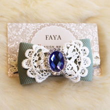 文藝淺藍 一枚復古花邊藍寶石發夾，承載時光的禮物